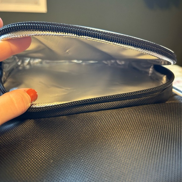 Adidas Black and White Insulated Bag - Picture 5 of 5